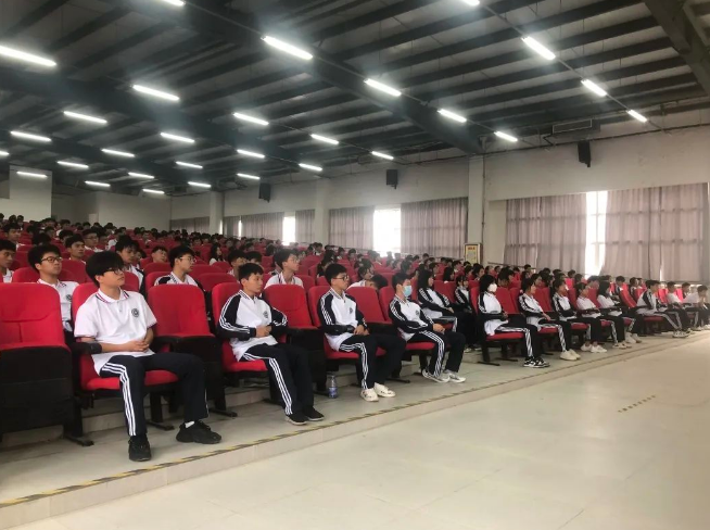 我校举办2022年新生入学教育启动仪式